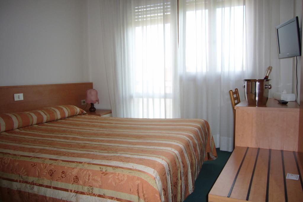 Hotel Kristall San Donà di Piave Eksteriør bilde